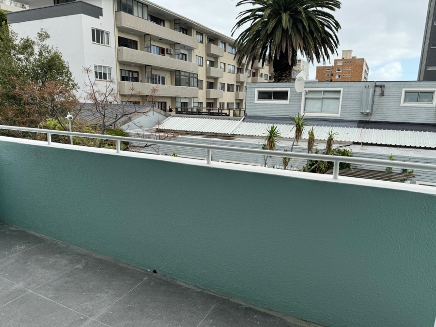2 Bedroom Property for Sale in Sea Point Western Cape